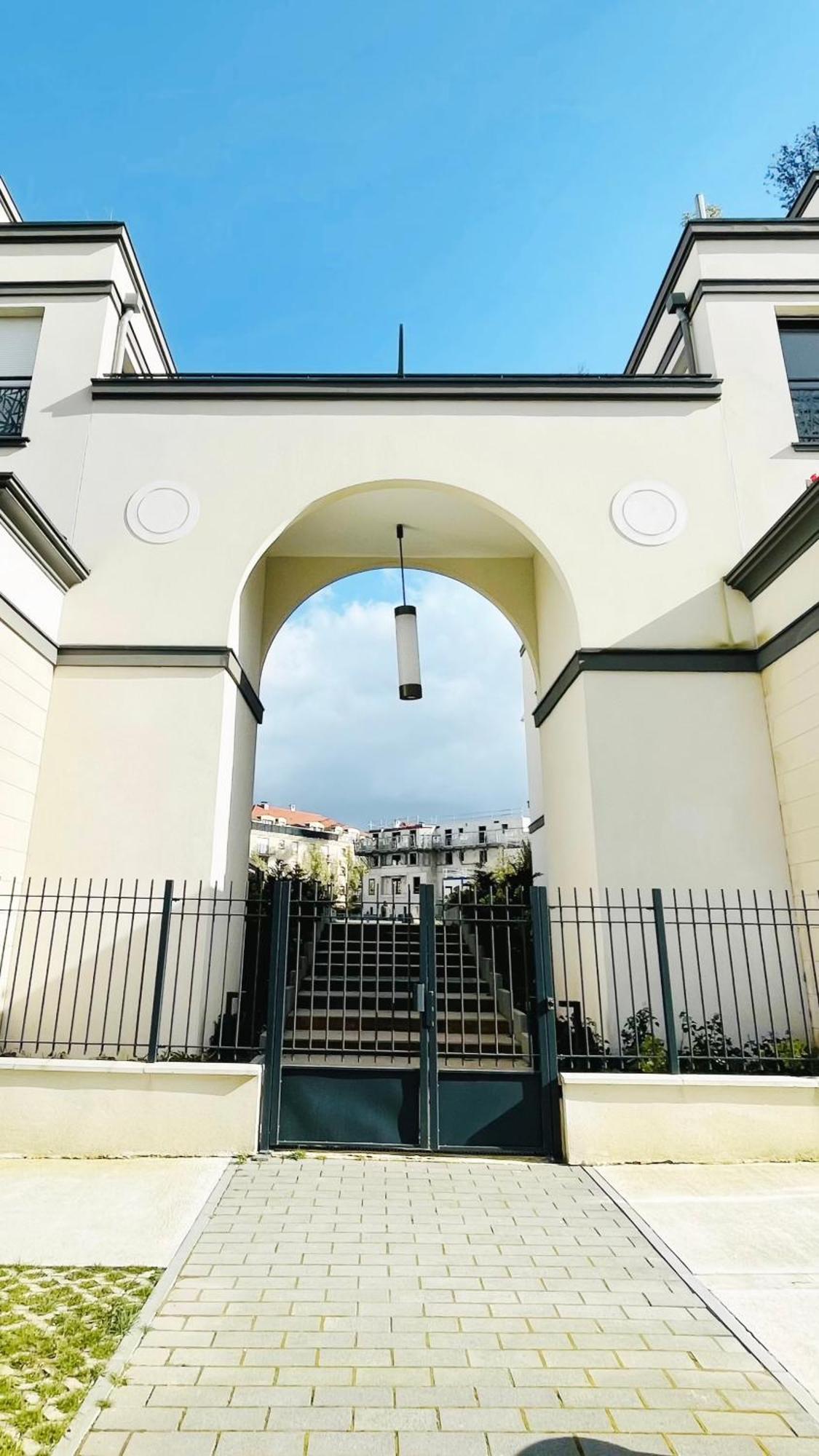 Le Lion D'Or - Parking - Netflix - Wifi - Nerf Apartment Bussy-Saint-Georges Luaran gambar