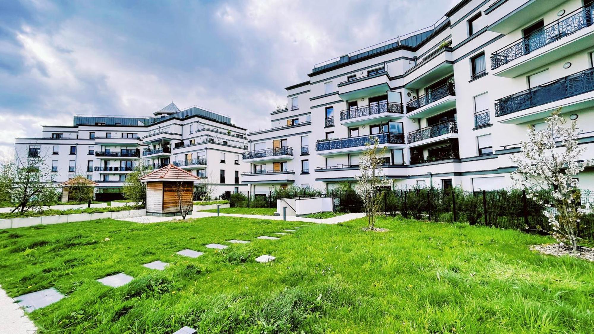 Le Lion D'Or - Parking - Netflix - Wifi - Nerf Apartment Bussy-Saint-Georges Luaran gambar