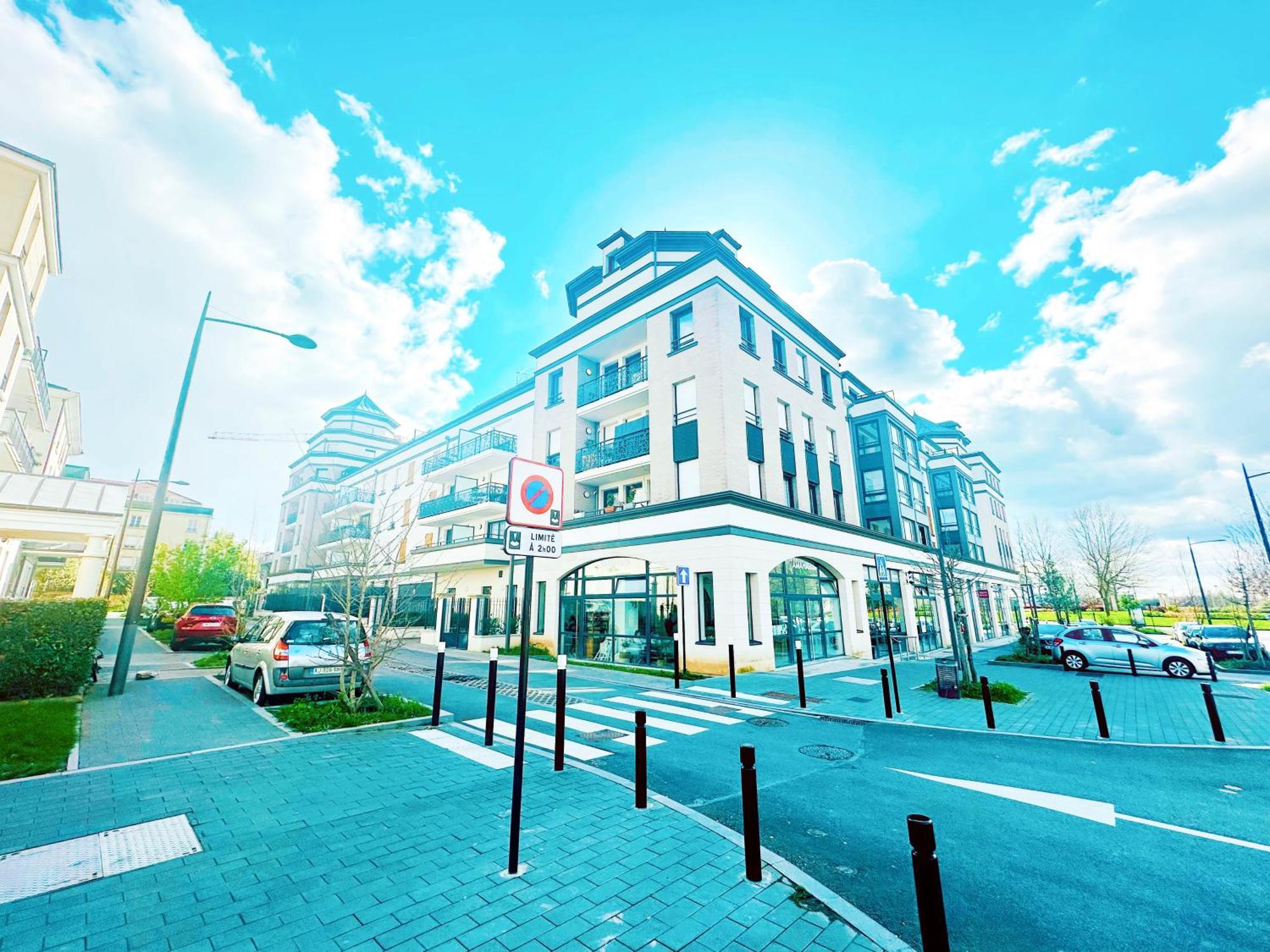 Le Lion D'Or - Parking - Netflix - Wifi - Nerf Apartment Bussy-Saint-Georges Luaran gambar