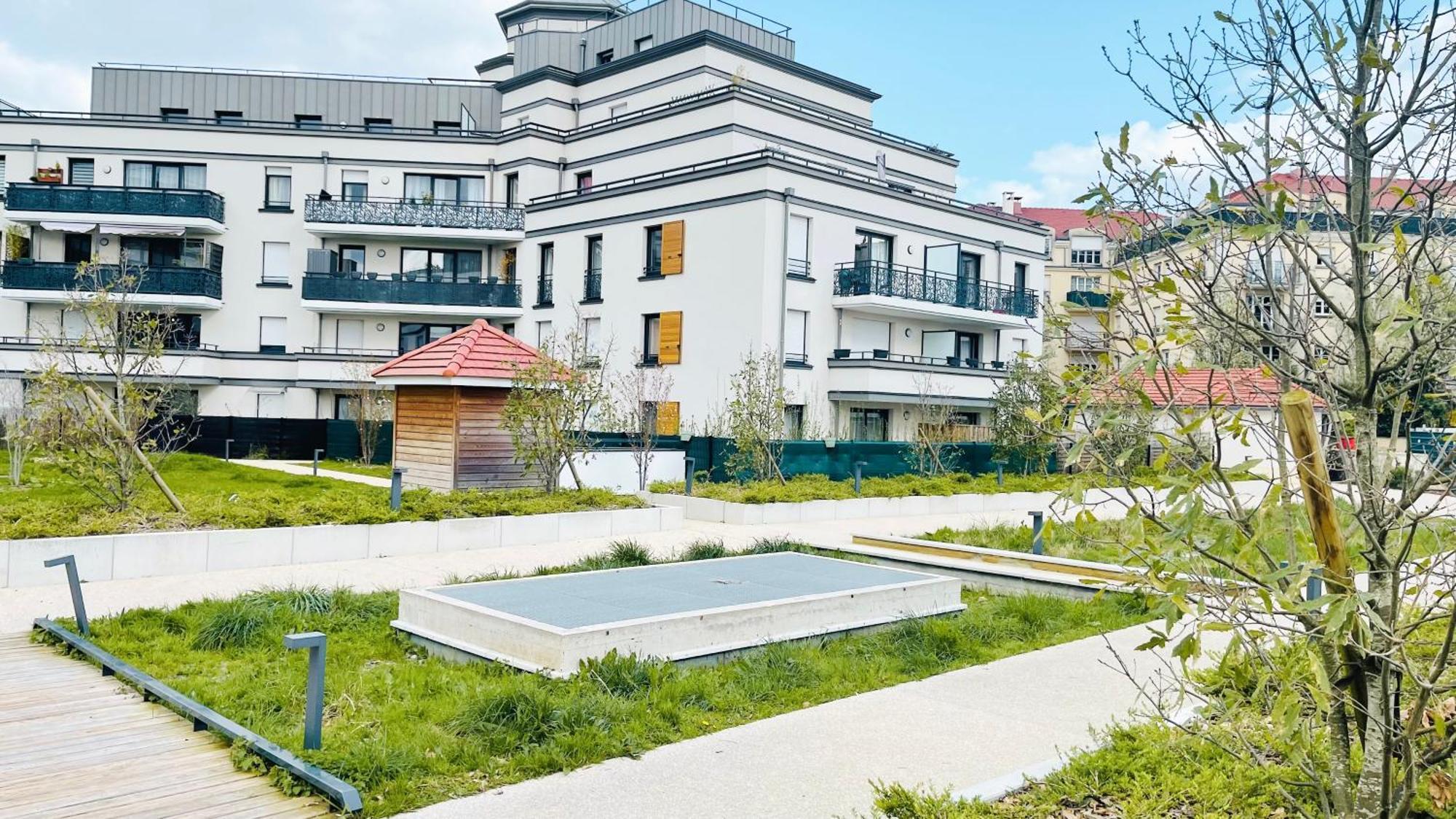 Le Lion D'Or - Parking - Netflix - Wifi - Nerf Apartment Bussy-Saint-Georges Luaran gambar