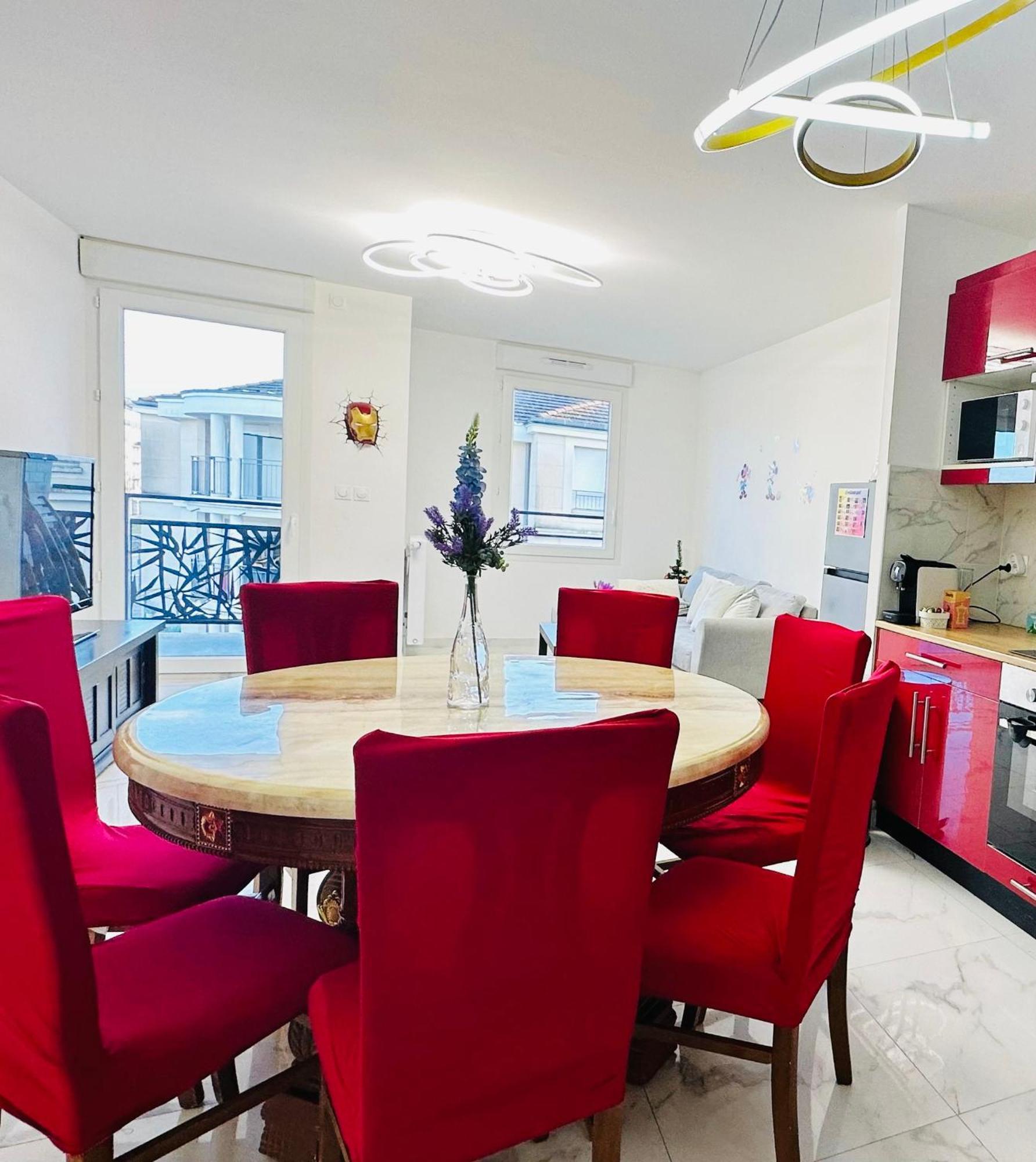 Le Lion D'Or - Parking - Netflix - Wifi - Nerf Apartment Bussy-Saint-Georges Luaran gambar